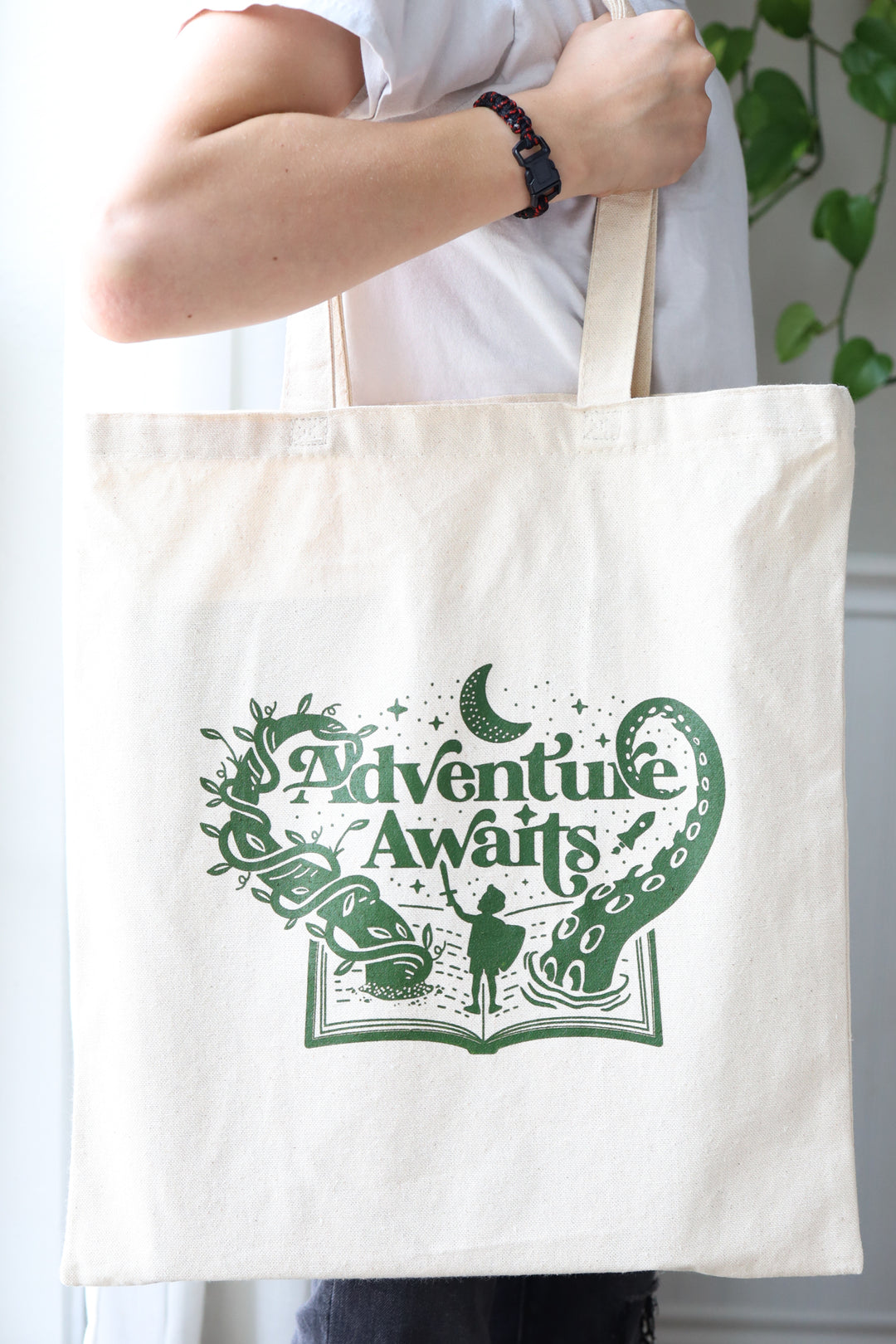 "Adventure Awaits" Library Bag (Boy)