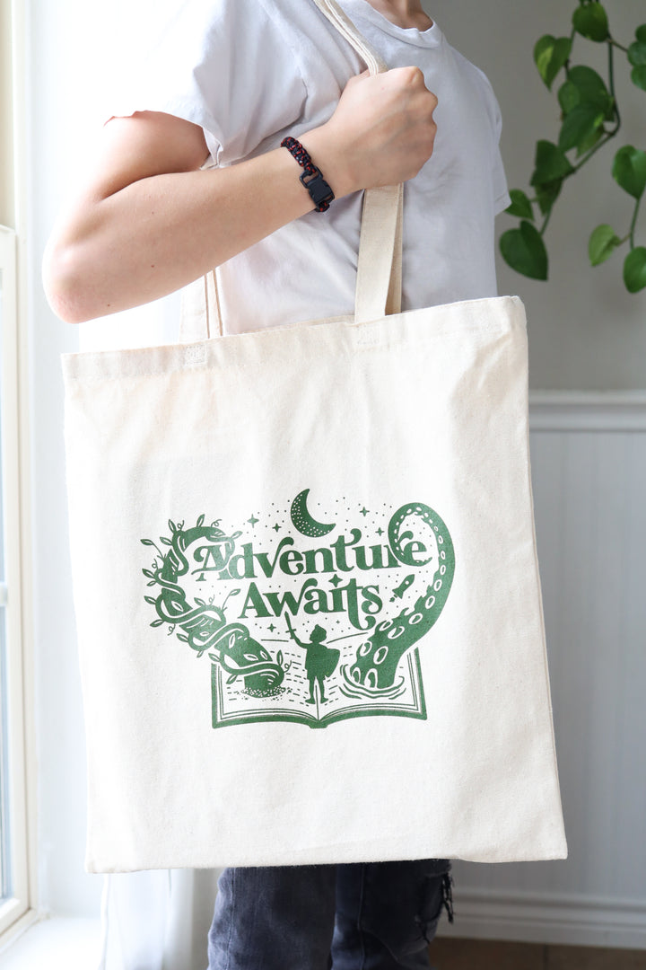 "Adventure Awaits" Library Bag (Boy)
